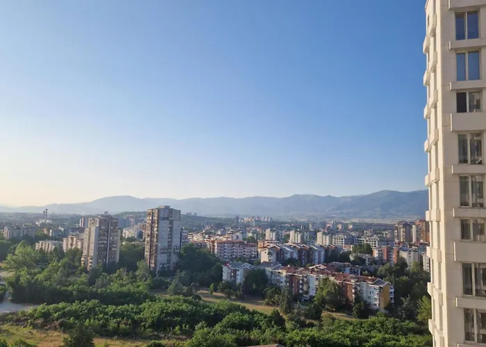 Modern, Fully Equiped With Great View In Luxurious Complex